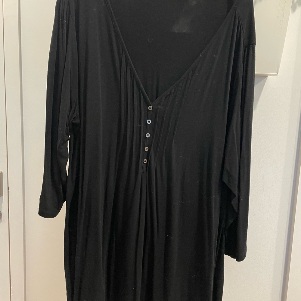 Black Blouse / Avenue